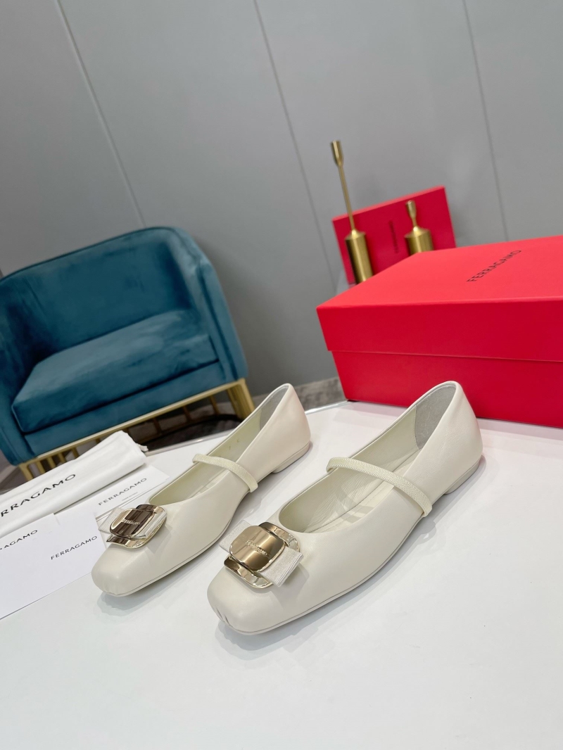 Ferragamo flat shoes